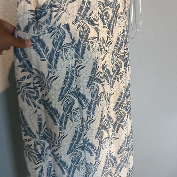 Womens Palm Print Midi Dress Medium Blue White Tropical Leaf Button Up Vacation - Picture 9 of 14